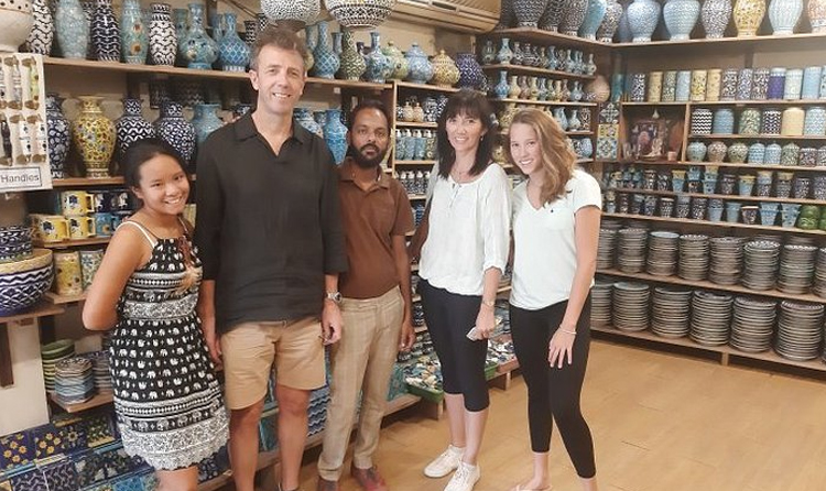 Jaipur Private Shopping Tour with Local Guide